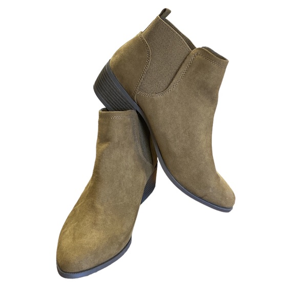 NWOT Sheln Suede Boots - Picture 2 of 5